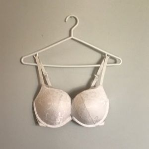 32DDD (F) La Senza White Lace Bra